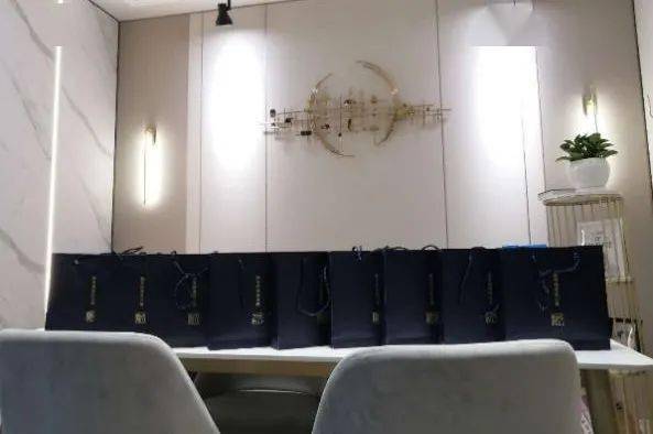 奧華超級工廠行乘風(fēng)破浪 掀起頂墻新篇章培訓(xùn)活動(dòng)圓滿舉行